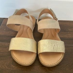 💕Women’s Born Sandals 💕